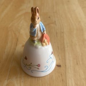 Vintage Schmid Beatrix Potter Peter Rabbit miniature bell dated 1992.Collectible